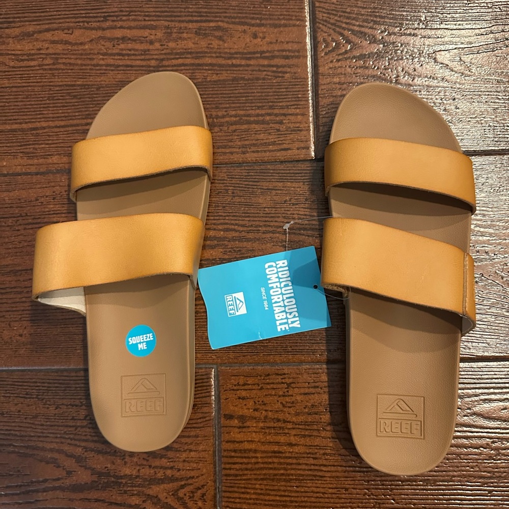 Reef Women's Sandals in Tan - Picture 2 of 3